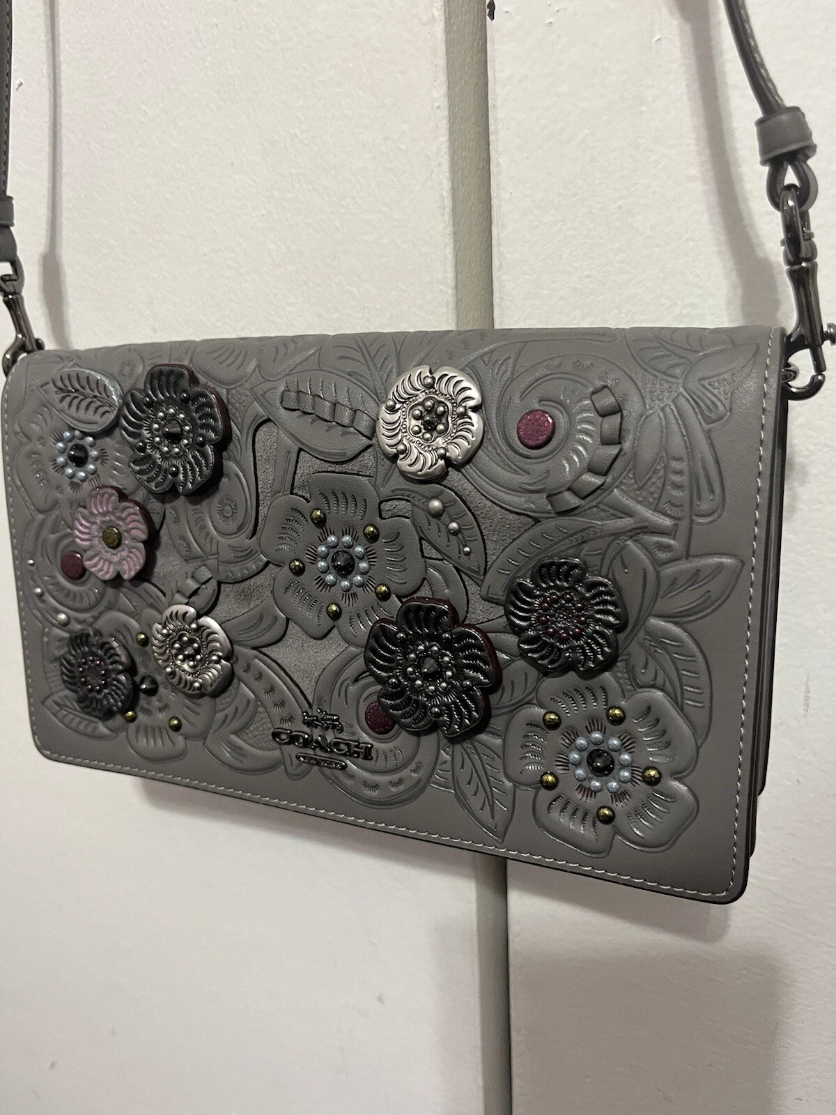 Frizione a tracolla Coach New York Tooled in metallo tè rosa 24958 nuova di zecca con scatola