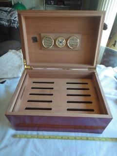 SUPERB Vintage CEDAR LINED MOHAGANY DOUBLE HANDLED LARGE ESTATE CIGAR HUMIDOR NM