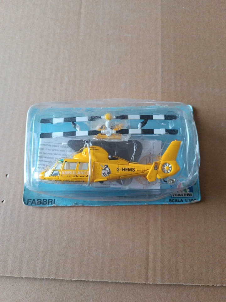 Italeri Elicottero Hughes MD 500 Greenpeace 1/100 Diecast - Immagine 2 di 4