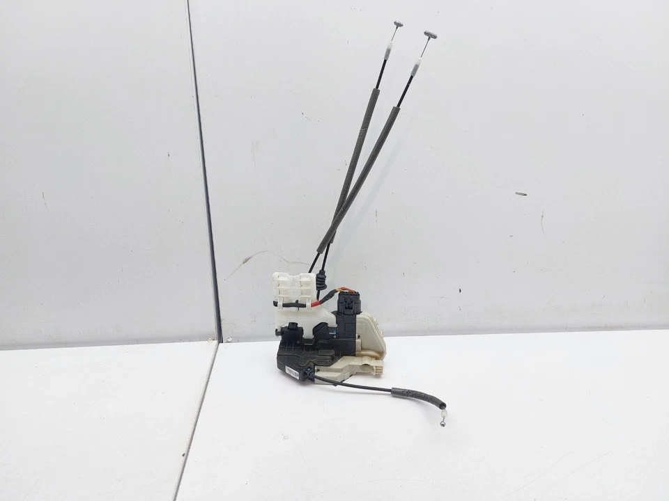 MECANISMO DE BLOQUEO DE PUERTA DELANTERO IZQUIERDO LADO DEL PASAJERO HYUNDAI SANTA FE MK3 LADO CERCANO 2018 Foto 2 de 4