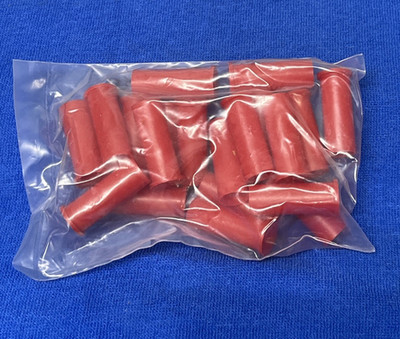CAPLUGS ~ B203-4 ~ DUST AND MOISTURE SEAL PROTECTIVE CAP RED (LOT OF 20)