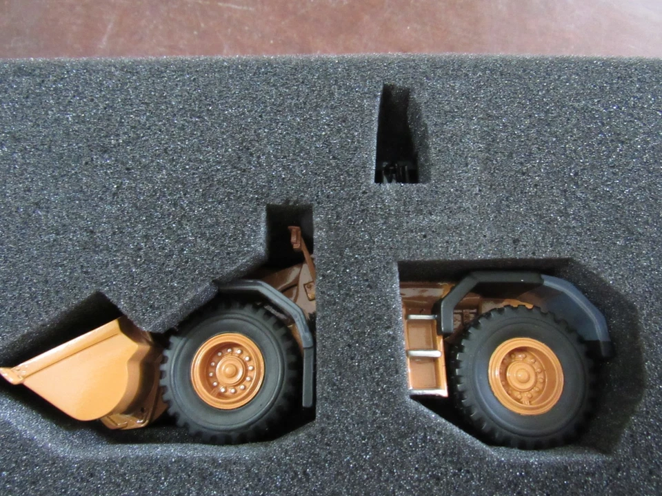 ERTL 1/50 PREMIER СЕРИИ ЧЕХОЛ 621D КОЛЕСНЫЙ ПОГРУЗЧИК - NIB - НИКОГДА НЕ ОТОБРАЖАЛСЯ - Изображение 2 из 4