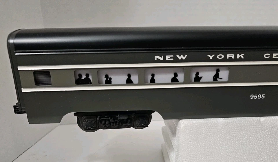 1983 Lionel 6-9595 O New York Central 20th Century Aluminum Combine, Lighted - Image 3 of 4