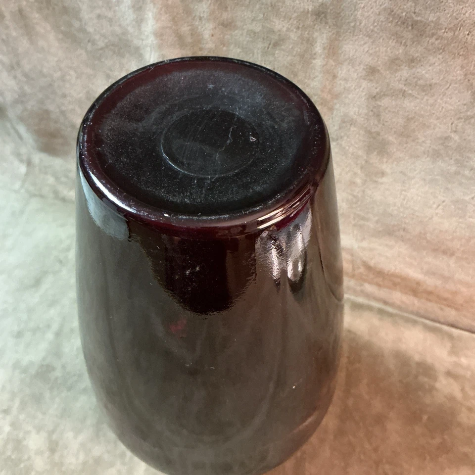 Vintage 1940s anchor hocking royal ruby glass scalloped edge tall vase - Image 4 of 4