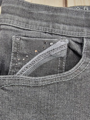 Gloria Vanderbilt Jeans Womens Size 8 Avg Black Straight Mid Rise Black Pants - Picture 3 of 8