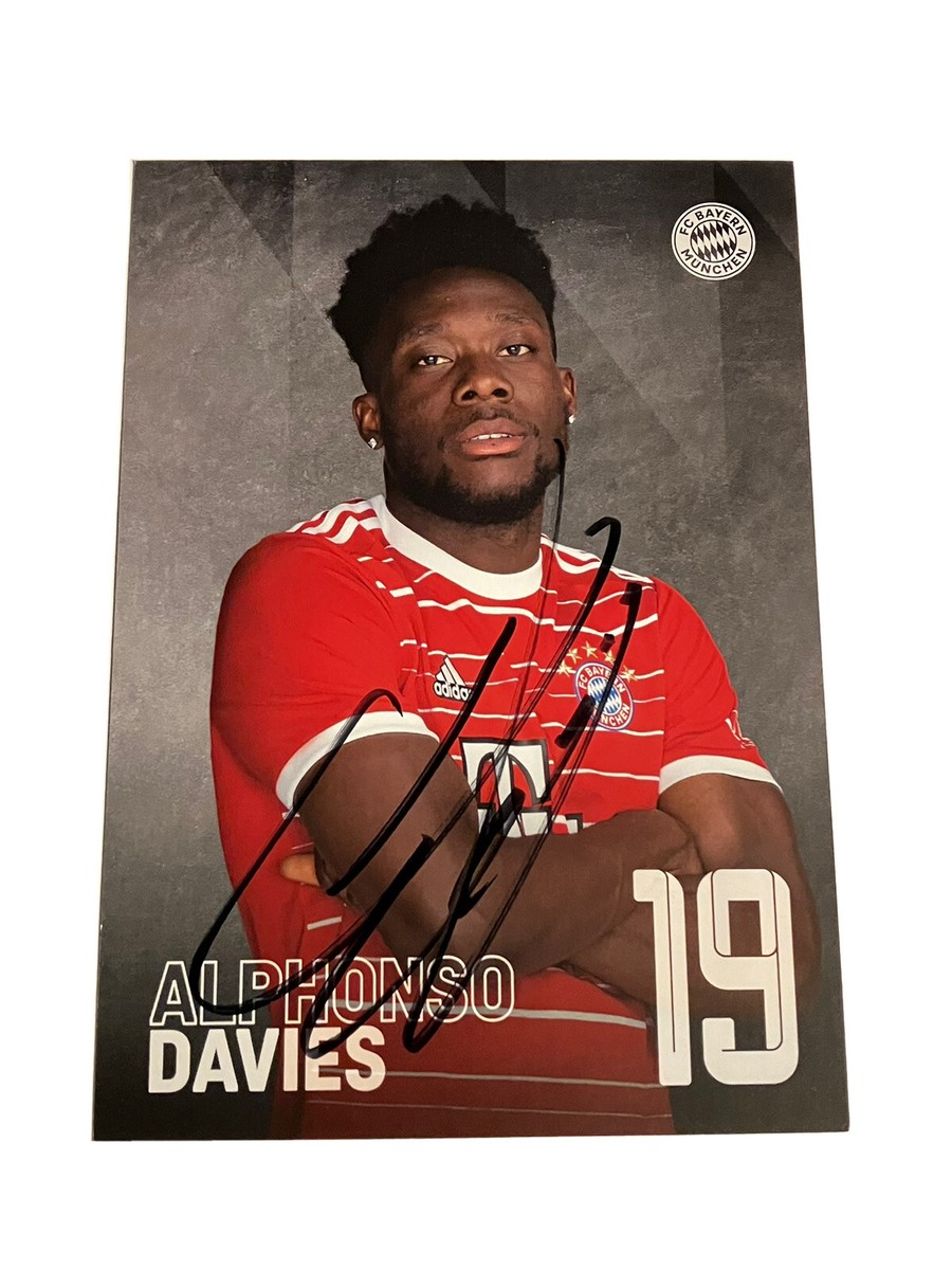 Alphonso Davies - Original 2022-23 Hand Signed FC Bayern