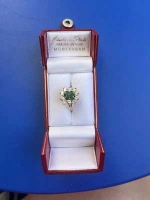 Superbe bague de joaillerie or jaune 18 carats émeraude et 10 petits diamants  - Photo 1/4
