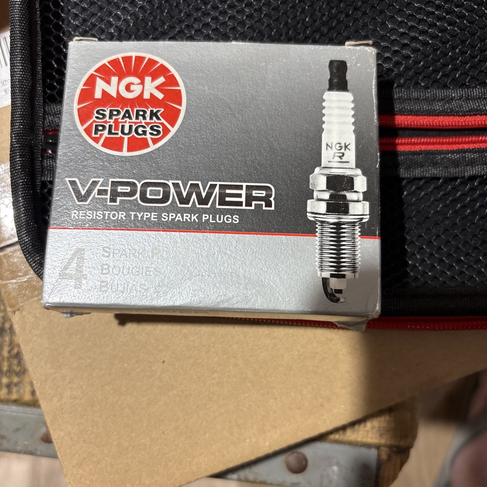 Set of 4 Genuine NGK 6962 Spark Plug V-Power BKR6E 1D X