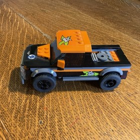 LEGO Xtreme Stunts: Pick Up Truck With Mini Figure Driver