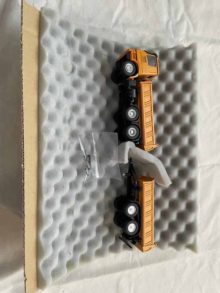 Conrad No. Camión de volteo Mercedes Benz 40149/0 con remolque Foto 4 de 4