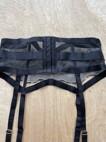 Cintura giarrettiera Victoria's Secret Dream Angels Luxe Lingerie taglia M/L nera - Foto 5 di 9