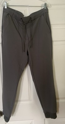 Goodfellow & Co Men s Gray Jogger Pants Size M Drawstring   Small Thread Pull