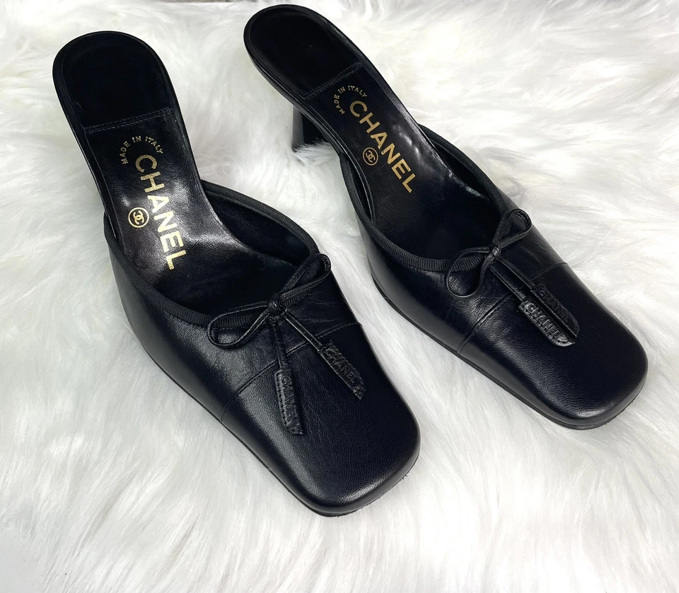 De Colección Chanel Cuero Negro Pajarita Mula Gatito Tacón Talla 37.5 - 7.5 Se Ajusta Como un 6 Foto 4 de 4
