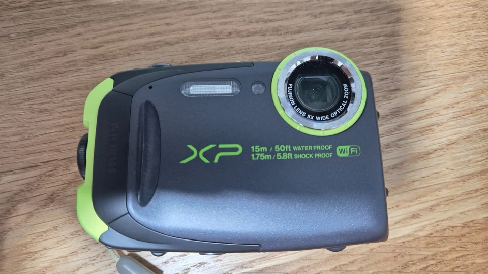 Fujifilm FinePix XP80 16,4 MP WiFi Outdoor Digitalkamera funktioniert - Bild 1 von 4