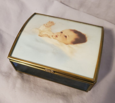 Bessie Pease Gutmann  ''Awakening'' Music Box  ''Brahms Lullaby'' Blue Glass Lovely