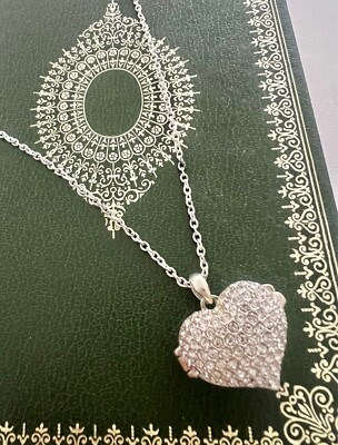 Vintage Eye catching Heart Crystal Pendant Locket Necklace Silver Bling