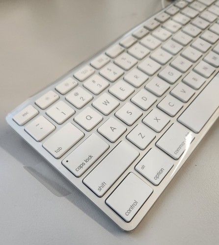 Brand New Sealed Genuine Apple Mac A1243 USB Keyboard - No box - Picture 4 of 7