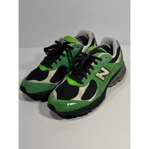 New Balance 2002R sz 9.5 Green Black Suede Mesh Running Sneakers M2002RG