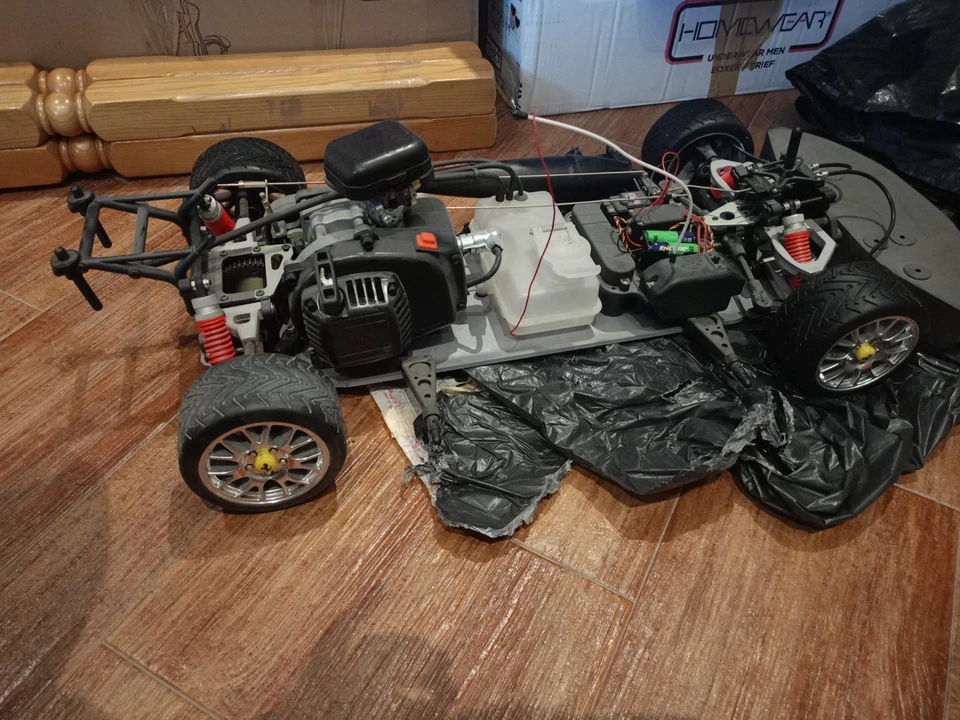 ferrari 360 challenge scala 1/5, ottime condizioni mai utilizzata, con fascicoli - Immagine 4 di 4