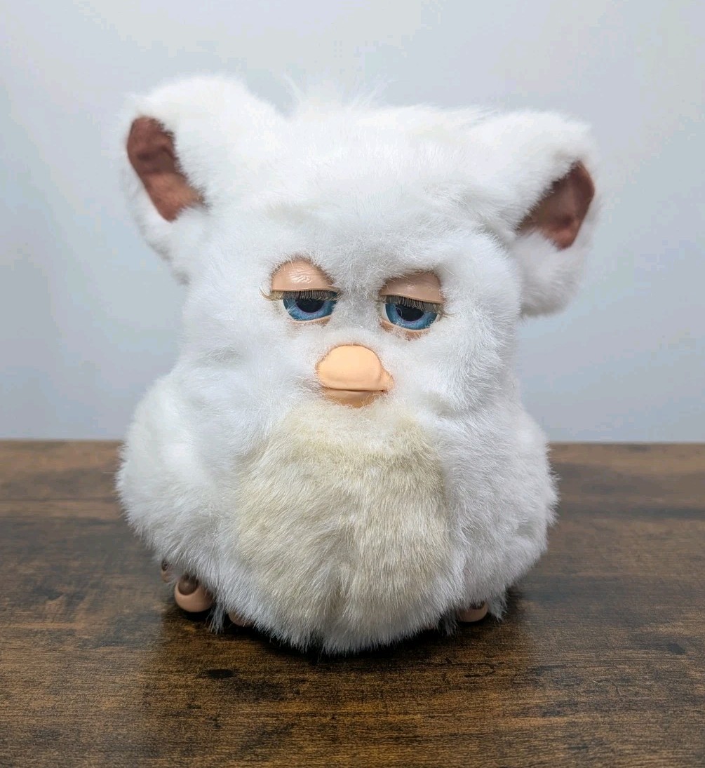 2005 Furby “MARSHMALLOW” Emoto-Tronic White & Cream w/Blue Eyes 