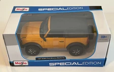 2021 Ford Bronco Badlands Orange 1:24 Scale Diecast Model Truck by Maisto
