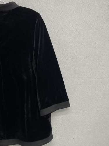 Tuckernuck Women's Velvet Tunic Top Size Small Black Velvet 3/4 Bell Sleeves - Picture 10 of 11