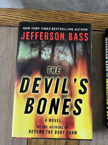 Lot Of 4 JEFFERSON BASS Hardcover Books Breaking point, Inquisitor’s Key, Bone - Picture 12 of 14