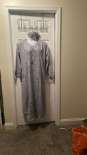 NWOT Moslem women  s salah grey embroidered long sleeve kaftan with scarf XXL 16