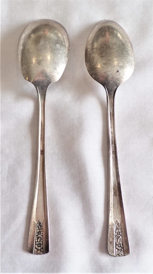 Wm. Cucharas de azúcar y cena Rogers - patrón Louisiane Foto 2 de 4