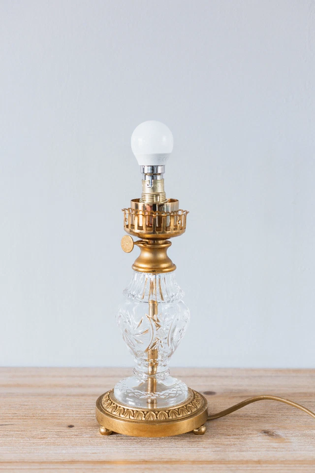 Pied de Lampe Design Année 50 en Verre et Laiton Imitation Lampe à Huile Vintage - Photo 2/4