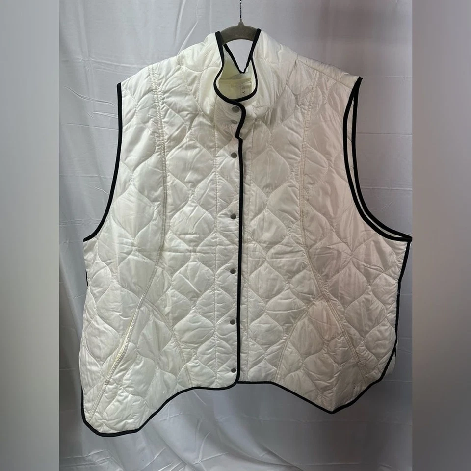 LIVI Snap Front Quilted Vest Pockets Sleeveless Lightweight Womens 30/32 NEW - Image 3 of 4