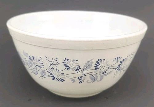 Pyrex Colonial Mist Blue Daisy on White 402 Mixing Bowl 1-1/2  Vintage