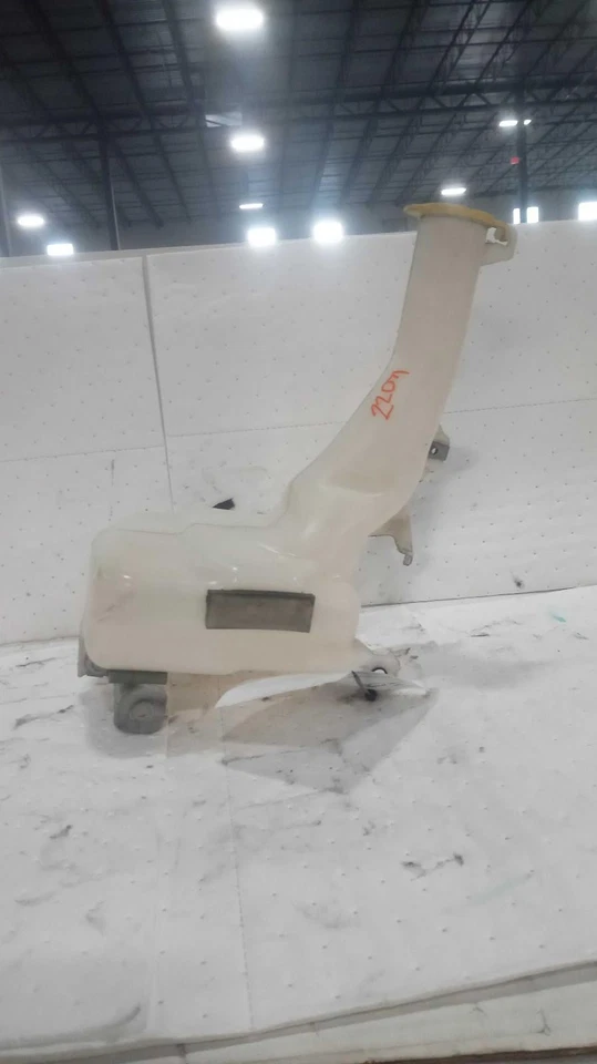 2015 Chrysler 300 Washer Fluid Reservoir OEM 5139113AA Grey 3.6L 105K Miles Foto 3 de 4