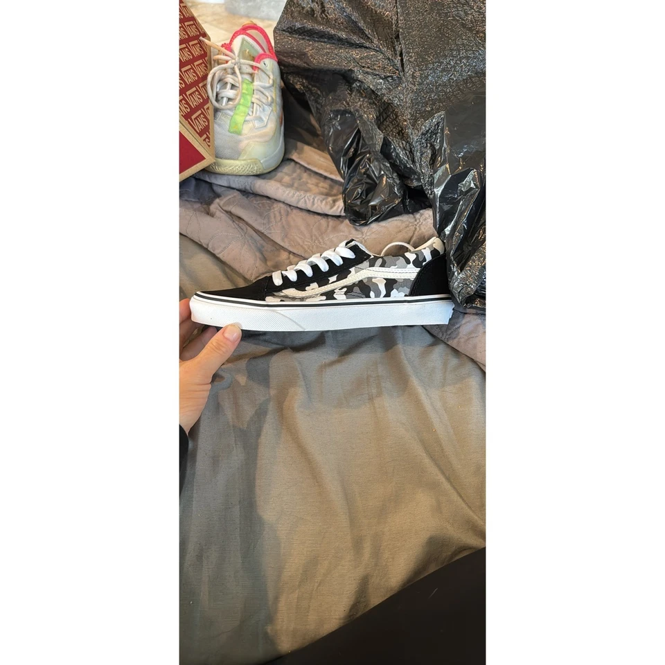 Vans Old Skool Camo Black White Grey Suede Canvas Skate Shoes Kids Size 5.0 - Image 2 of 3