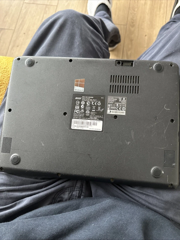 acer aspire v5-122p - Image 3 of 4