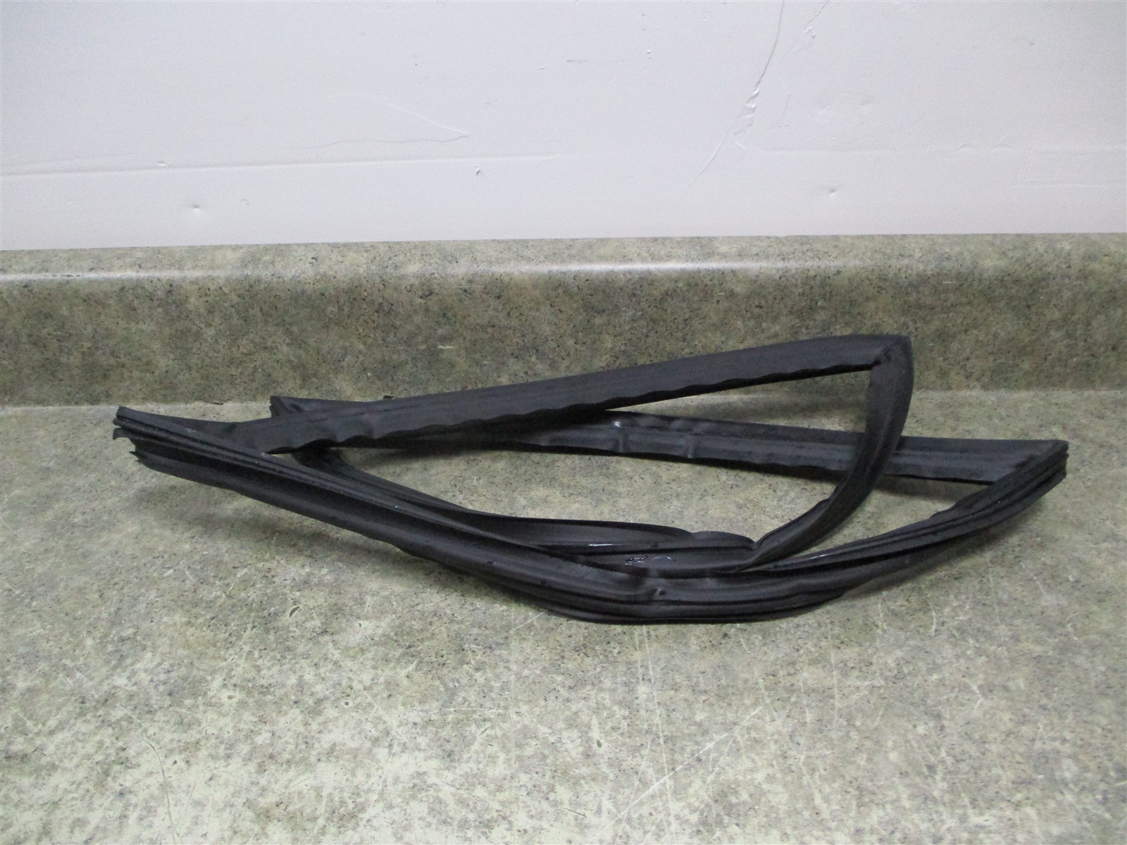 HAIER REFRIGERATOR GASKET PART # R01350211000