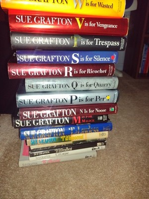 Lot  15 Sue Grafton Novels. HC. B, C, D, F, I, L, M, N, P, Q, R, S, T, V, And W.