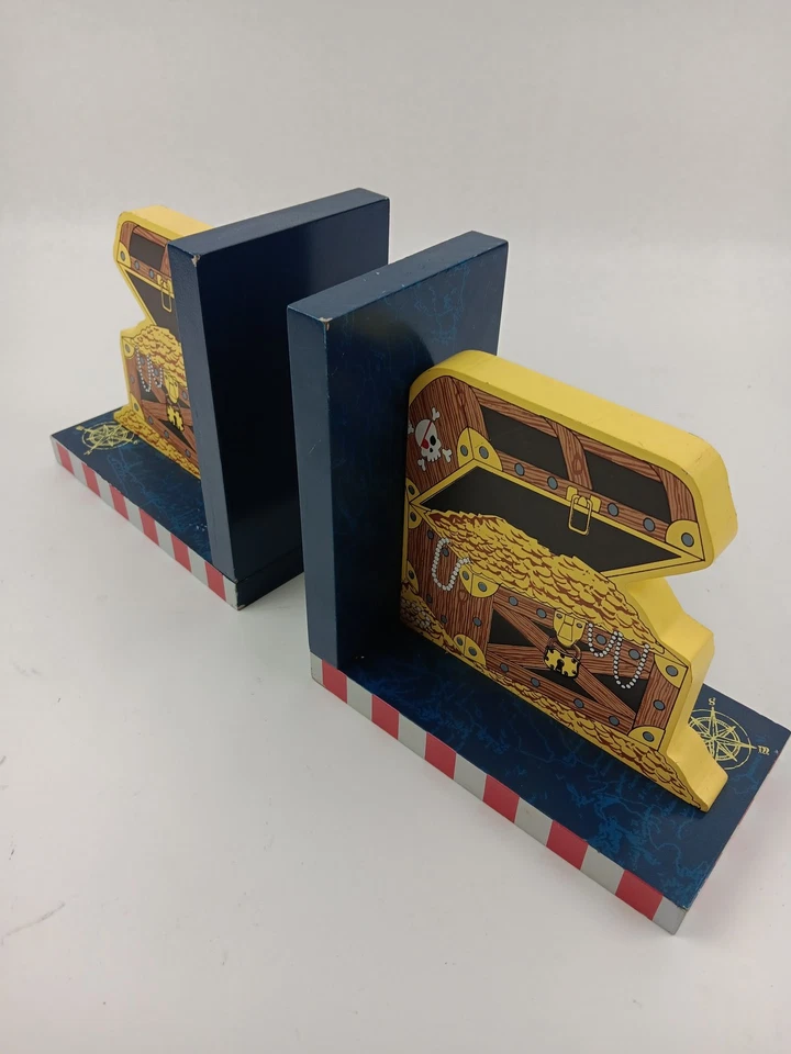 Juego de sujetalibros de diseño tricostero para niños cofre del tesoro pirata decoración náutica de madera Foto 3 de 4