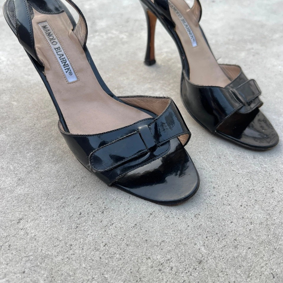 Manolo Blahnik |Подлинный Vint черный лакированная кожа застежка слинга шпилька (37,5) - Изображение 3 из 4