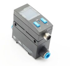 Festo SFAB-200U-WQ8-2SV-M12 565396 15-30VDC 2-200I/min Flow Sensor -Unused-