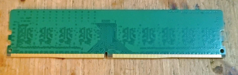 CRUCIAL 8GB DDR4 PC4-19200 2400 DIMM DESKTOP MEMORY RAM CT8G4DFS824A TESTED 100% - Image 2 of 3