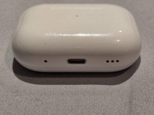 AirPods Pro 2nd Generation with Magsafe Wireless Charging Case (Lightning) - Zdjęcie 15 z 18