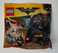 *NEW* LEGO Batman 5004930 Batman Accessory Pack with Bat Signal