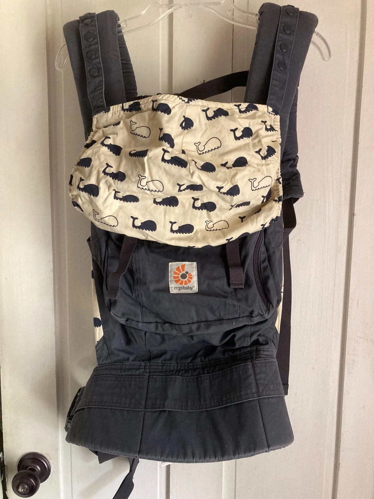 BABY CARRIER ErgoBaby Original Canvas Blue/white Zip Pocket Padded Straps WHALE
Opens in a new windo