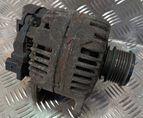 VW Transporter T5 1,9 TDI Generator Lichtmaschine 038903024D 90A 0124325131