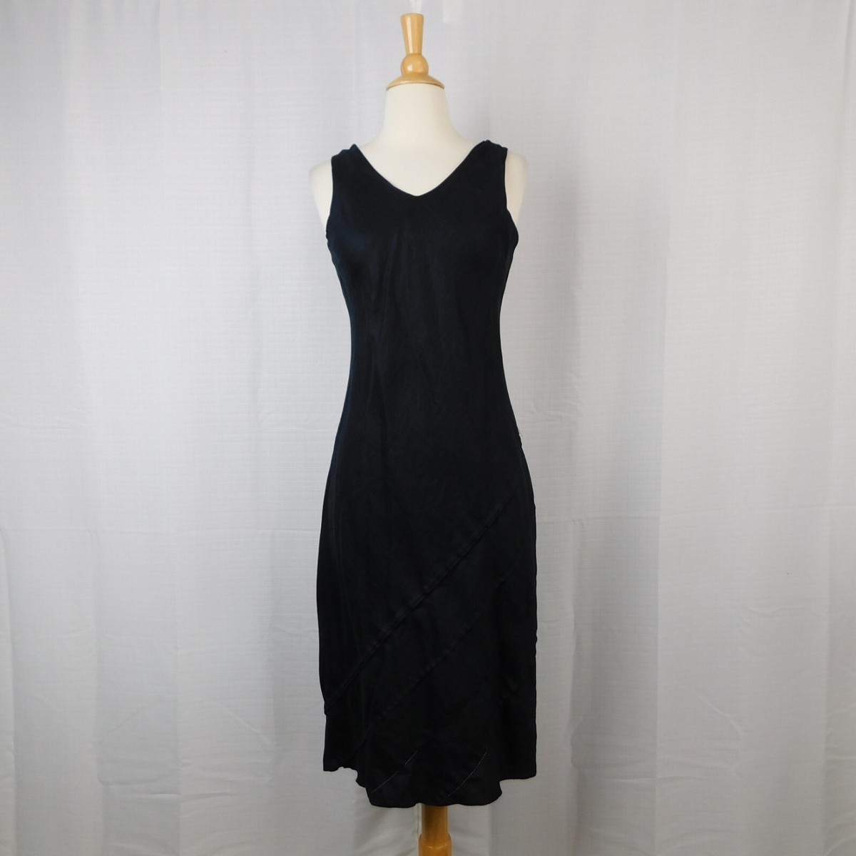 Petite Sophisticate Sleeveless V-Neck Linen Midi Dress 4, Black
