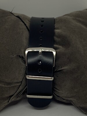 Michael Kors MK5166 Unisex Black Leather Analog Dial Quartz  display picture 3