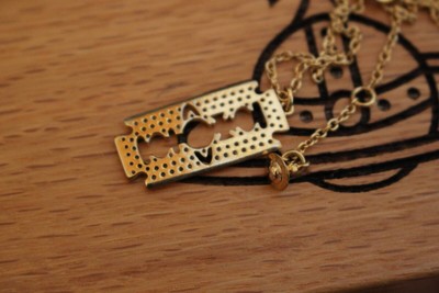BRAND NEW VIVIENNE GIGLIOLA SMALL PENDANT S GOLD (SEARCH FOR EARLY 