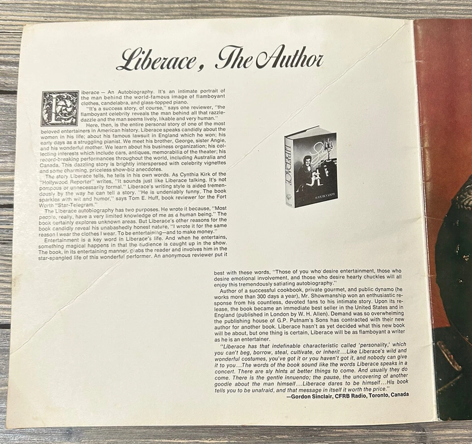 Programa de libro de cuentos The Liberace de colección  Foto 2 de 4
