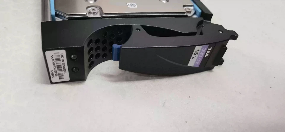 EMC VNX 300GB 005049271 005049273 005049671 15K SAS Storage Hard Disk Drive - Image 2 of 4
